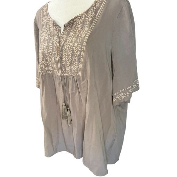 Ariat Auburn Top Bohemian Flowy Grey and Khaki Peasant Shirt Western Prairie - Picture 2 of 9